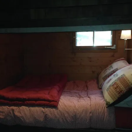 Cozy One Bedroom Flat In